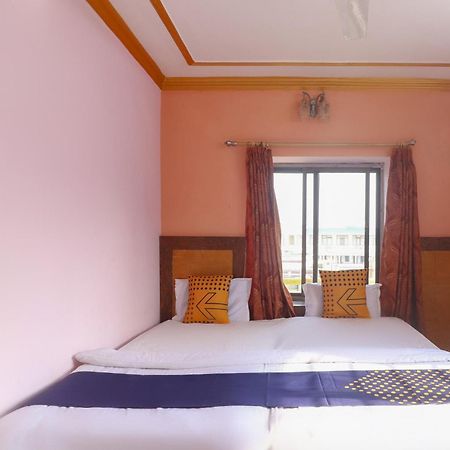 Spot On 75963 Hotel Prince Bodhgaya Bagian luar foto