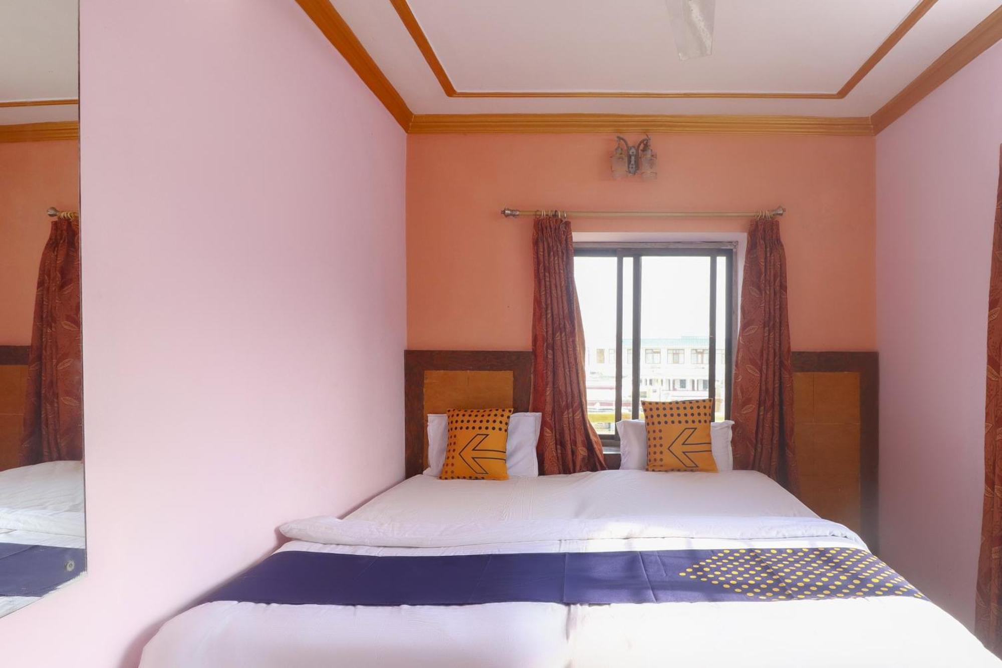 Spot On 75963 Hotel Prince Bodhgaya Bagian luar foto