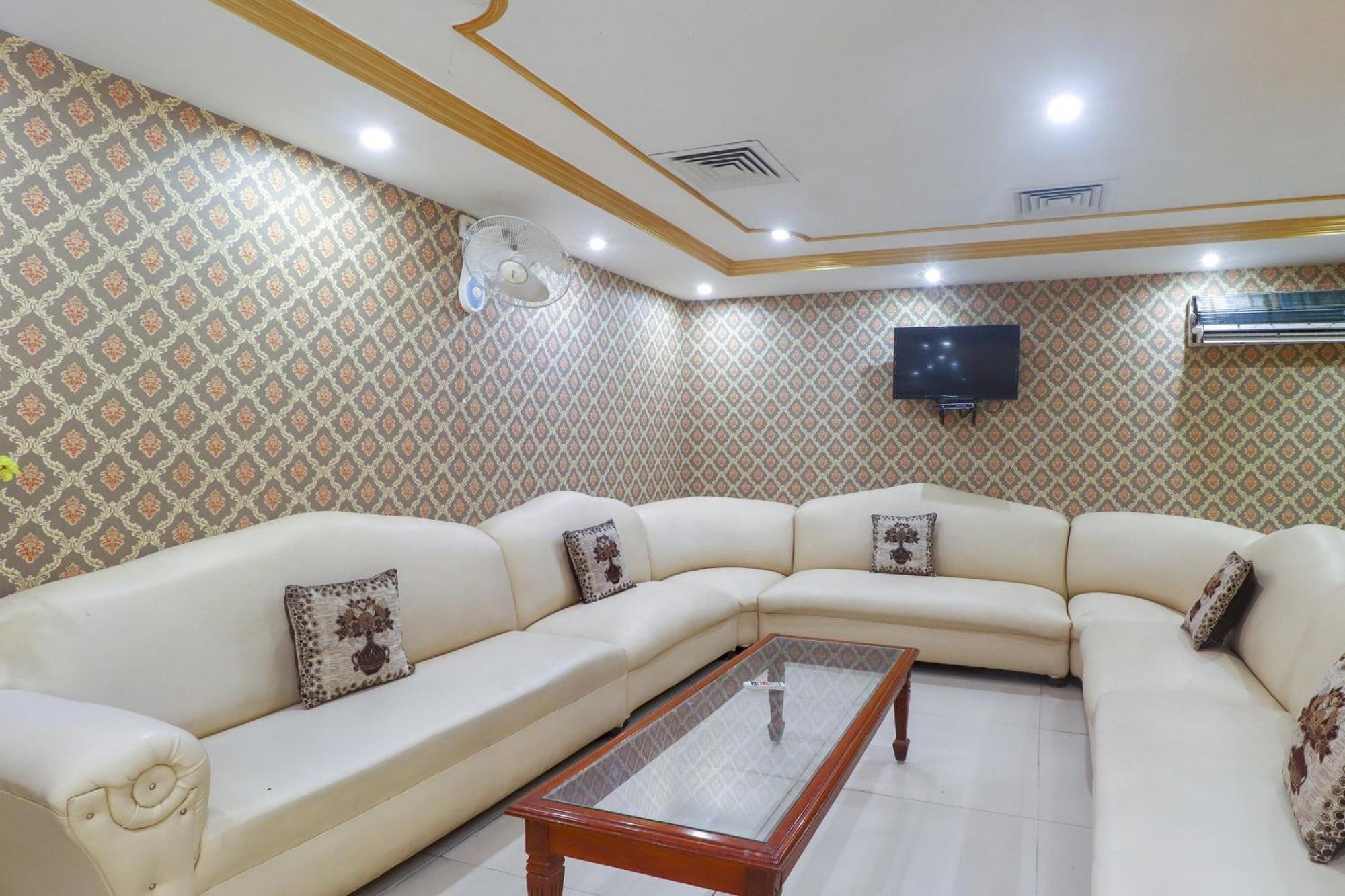Spot On 75963 Hotel Prince Bodhgaya Bagian luar foto