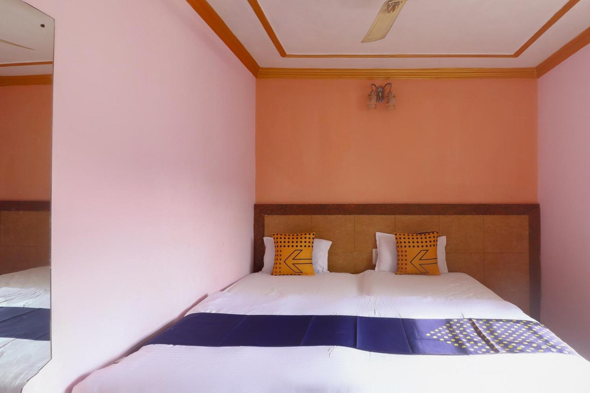 Spot On 75963 Hotel Prince Bodhgaya Bagian luar foto