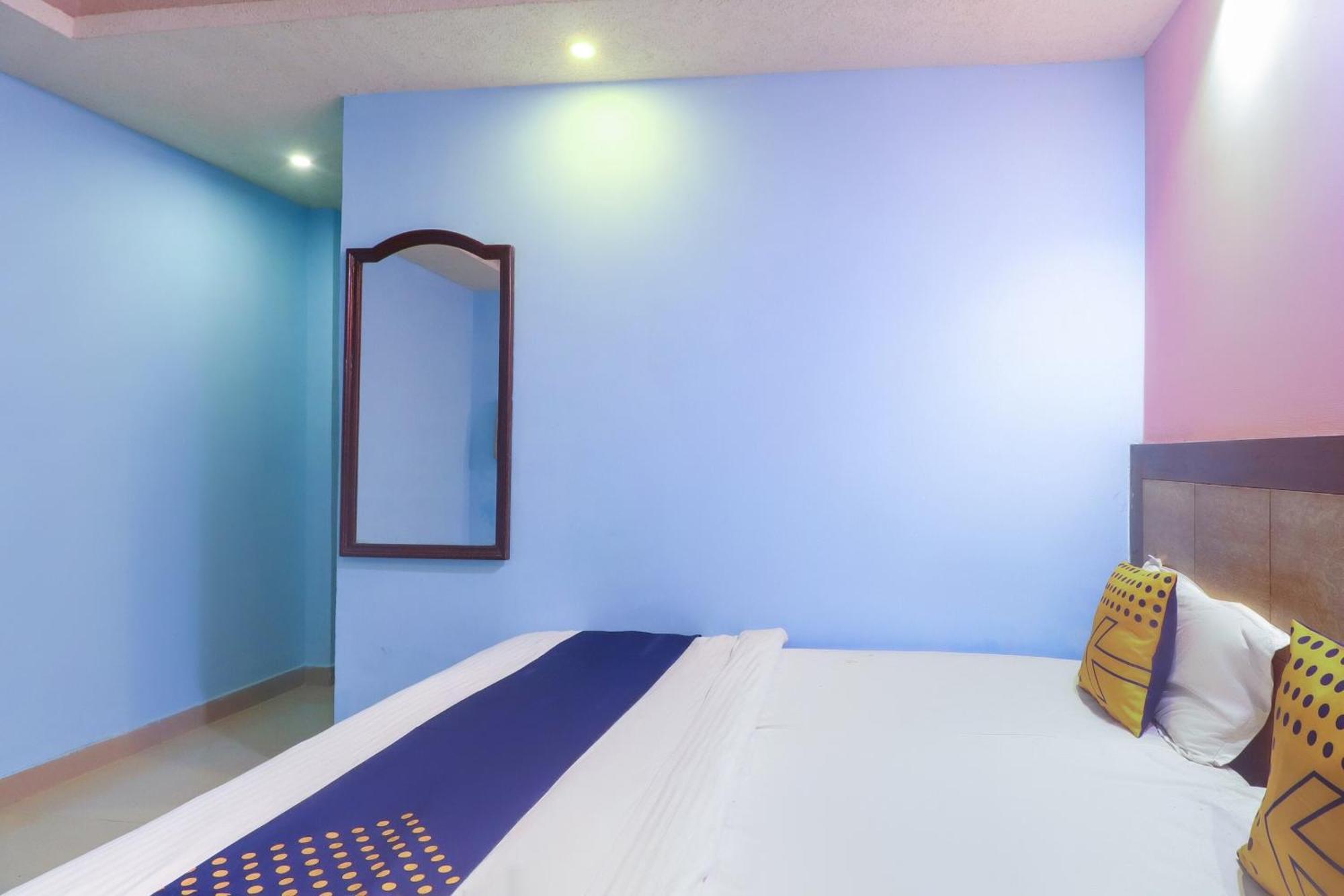 Spot On 75963 Hotel Prince Bodhgaya Bagian luar foto