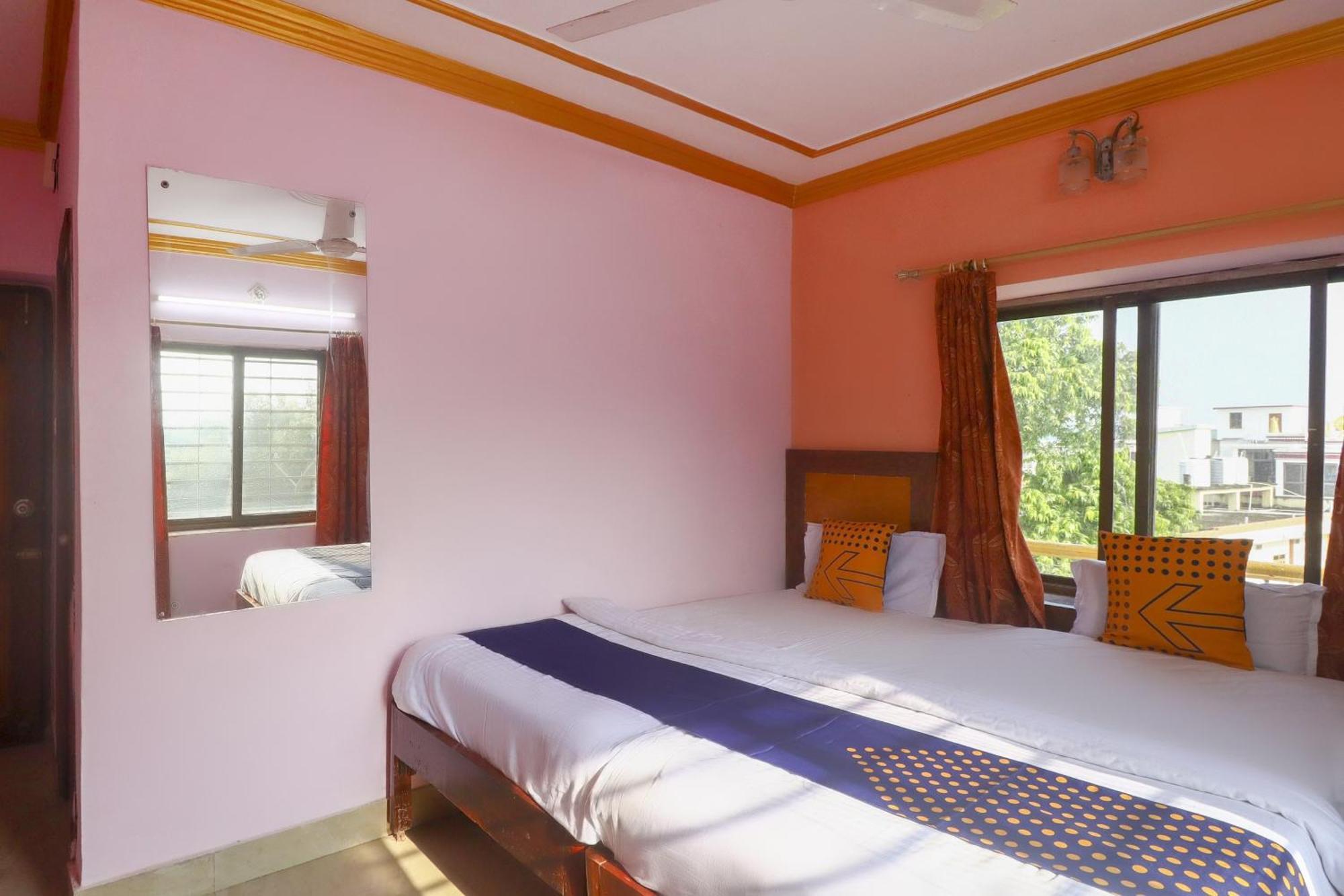 Spot On 75963 Hotel Prince Bodhgaya Bagian luar foto